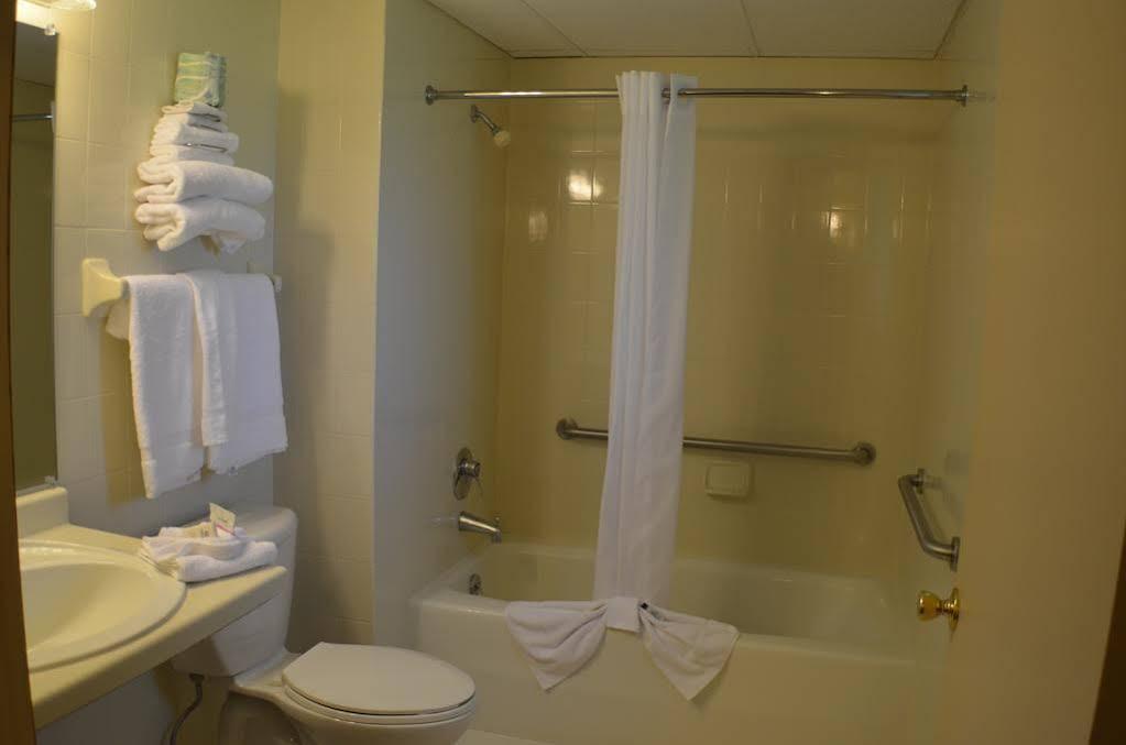 Amber'S Inn And Suites Висконсин Делс Экстерьер фото